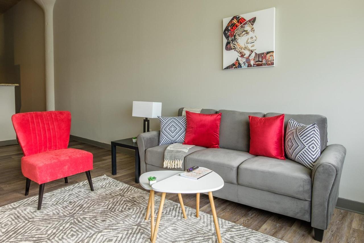 Frontdesk Waterfront Apts Downtown Cleveland Apartment Ruang foto